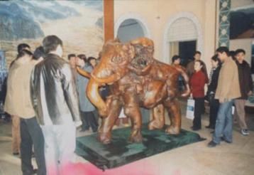 河南發(fā)現(xiàn)國寶根雕《世紀(jì)大象》